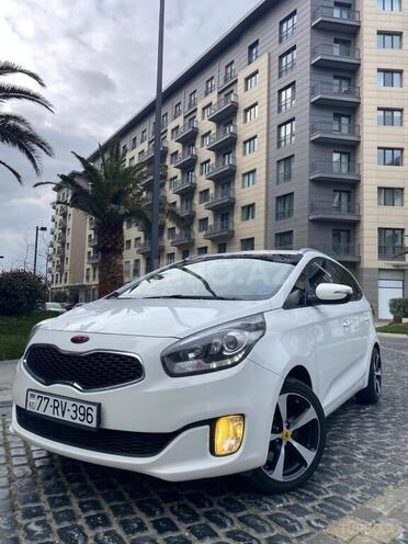 Kia Carens-1