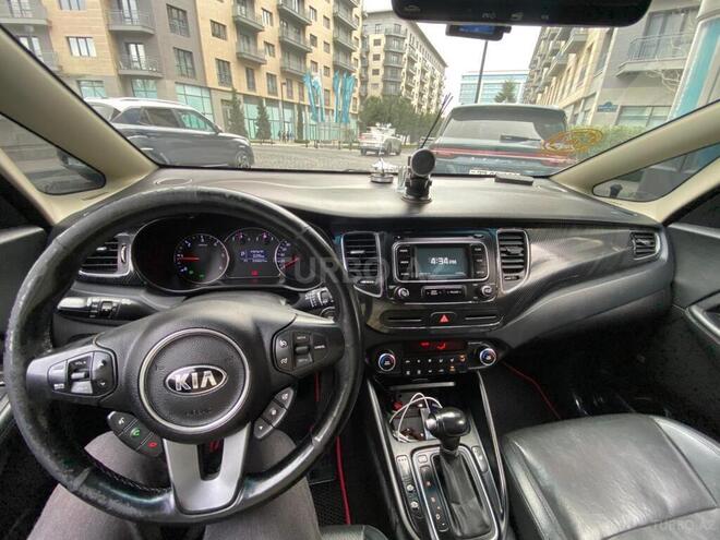 Kia Carens-7