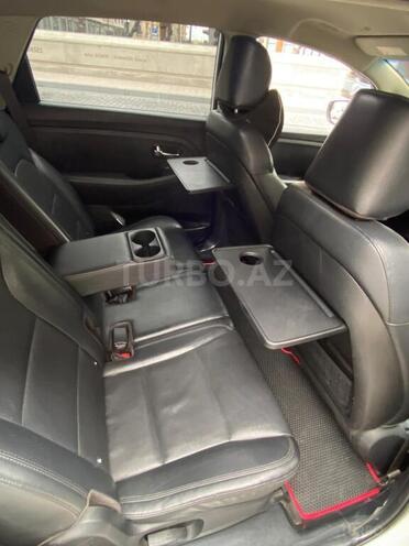 Kia Carens-8