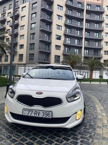 Kia Carens-2