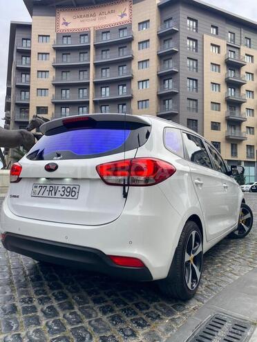 Kia Carens-6