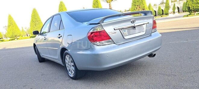 Toyota Camry-5