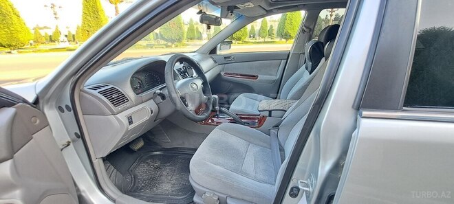 Toyota Camry-9
