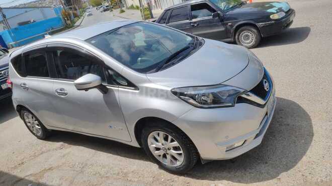 Nissan Note-5