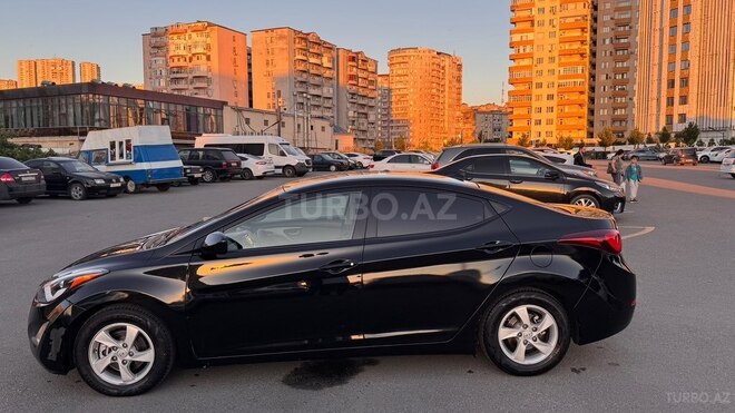 Hyundai Elantra-4