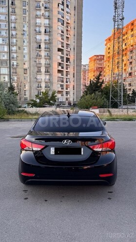 Hyundai Elantra-2