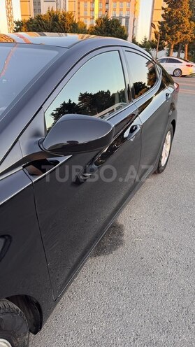 Hyundai Elantra-5