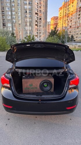 Hyundai Elantra-15