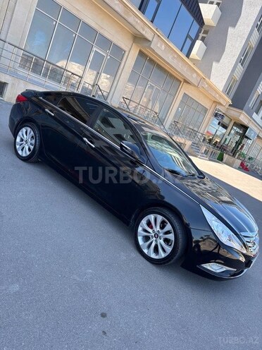 Hyundai Sonata-13