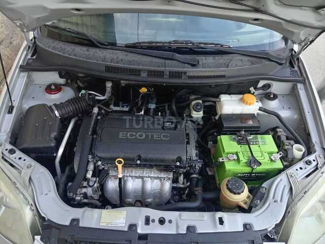Chevrolet Aveo-10