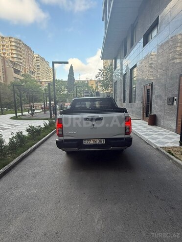 Mitsubishi L200-3