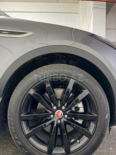 Jaguar E-Pace-4
