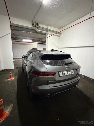 Jaguar E-Pace-12