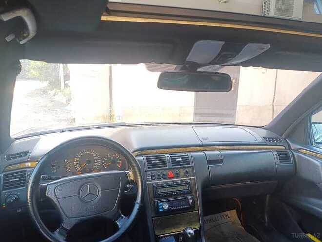 Mercedes E 280-7