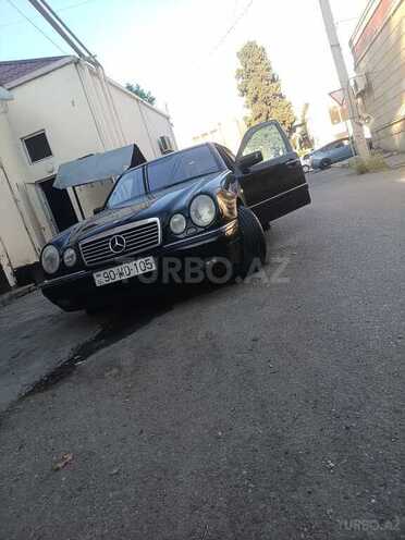 Mercedes E 280-1