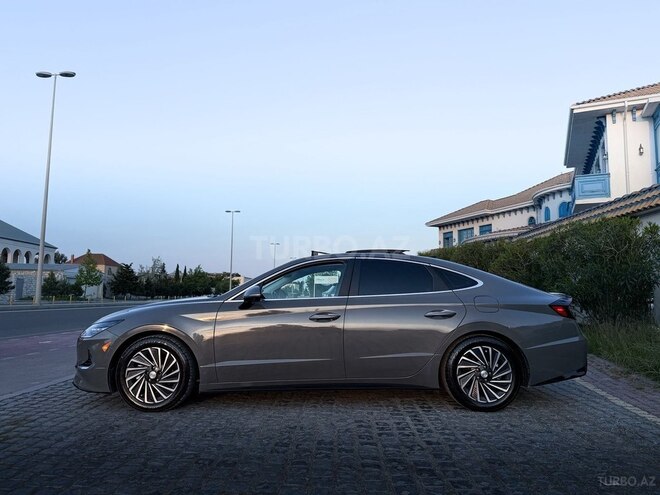 Hyundai Sonata-4
