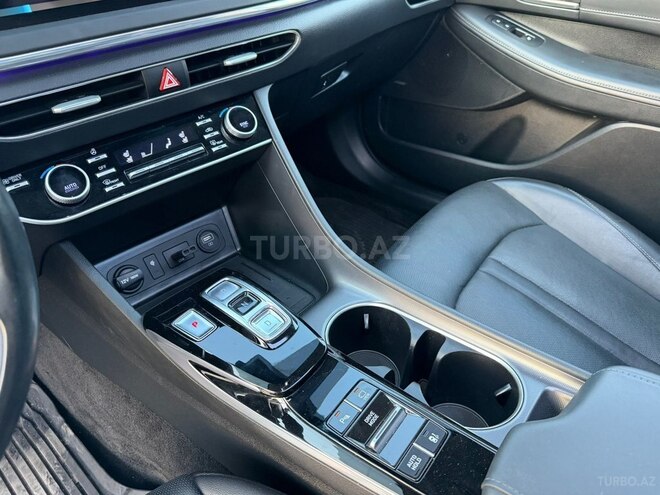Hyundai Sonata-15