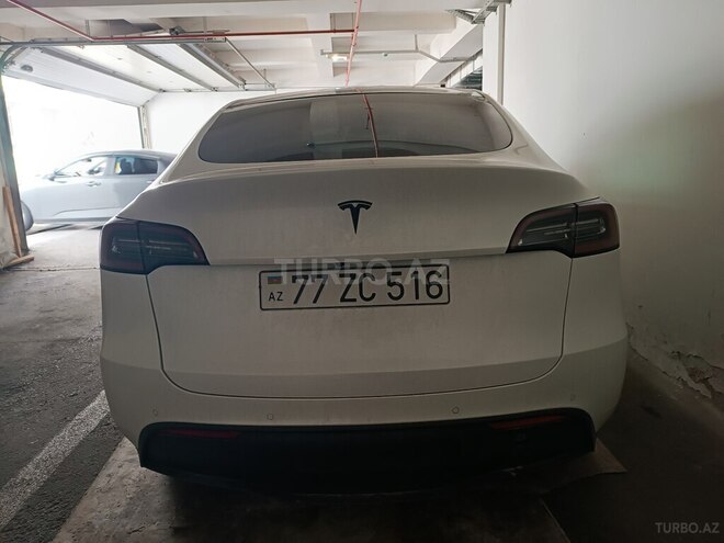 Tesla Model Y-2