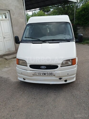 Ford Transit-8
