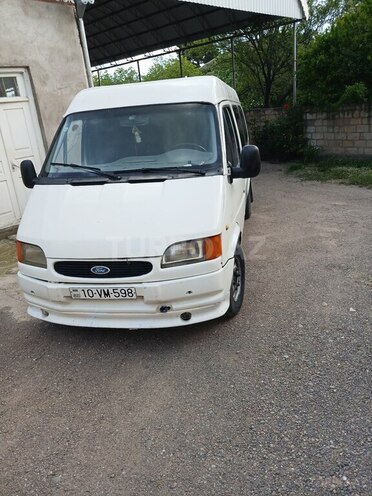 Ford Transit-7