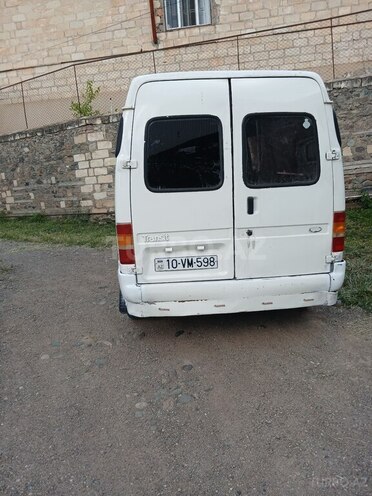 Ford Transit-13