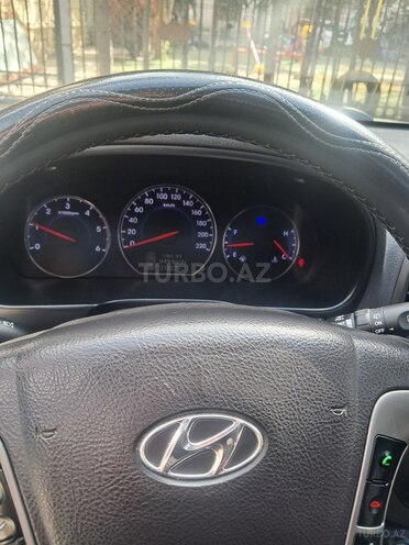 Hyundai Santa Fe-6