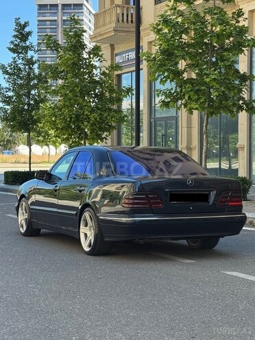Mercedes E 220-3