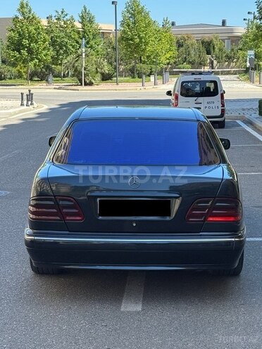 Mercedes E 220-5