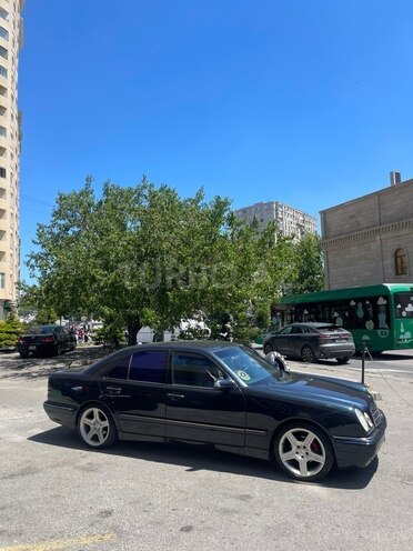 Mercedes E 220-7