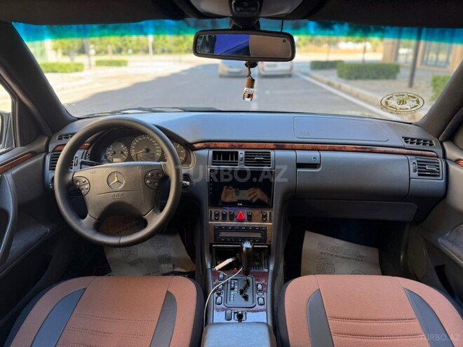 Mercedes E 220-8