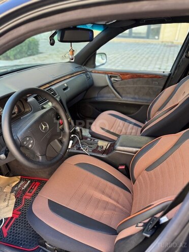 Mercedes E 220-10