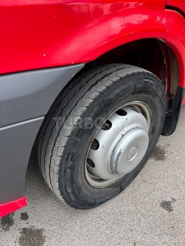 Ford Transit-8