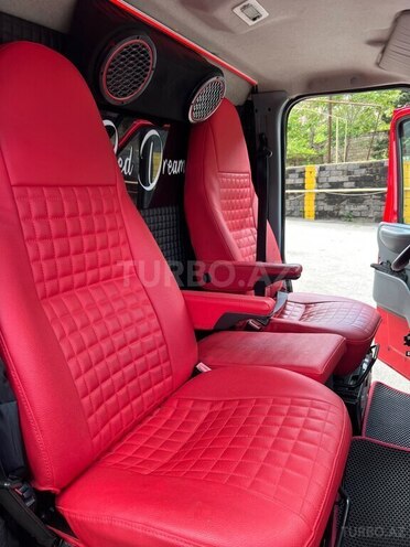 Ford Transit-13