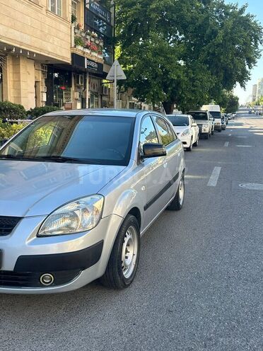Kia Rio-5
