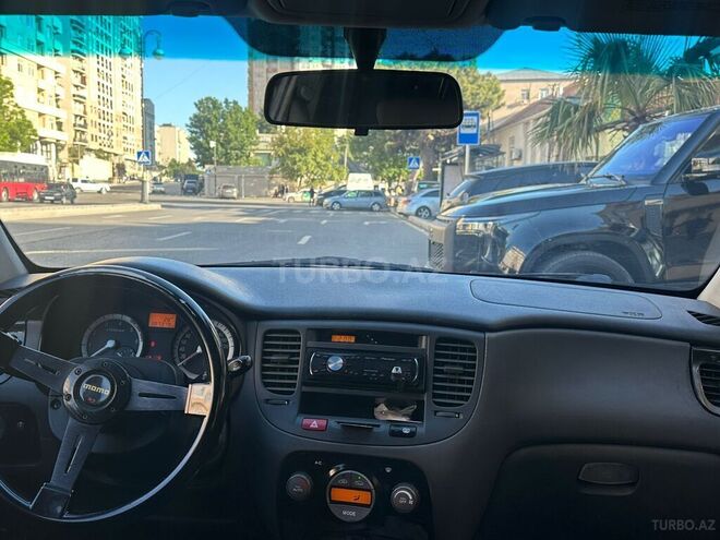 Kia Rio-7