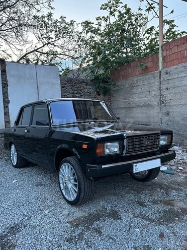 LADA (VAZ) 2107-2