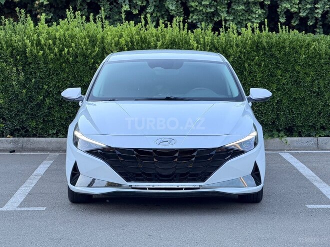 Hyundai Elantra-3