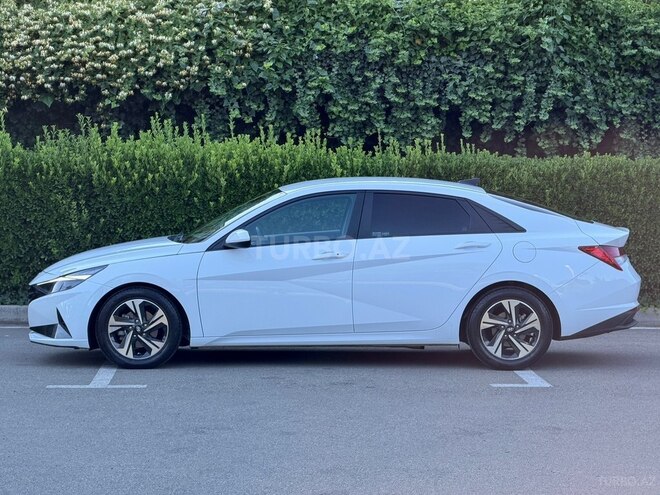 Hyundai Elantra-6