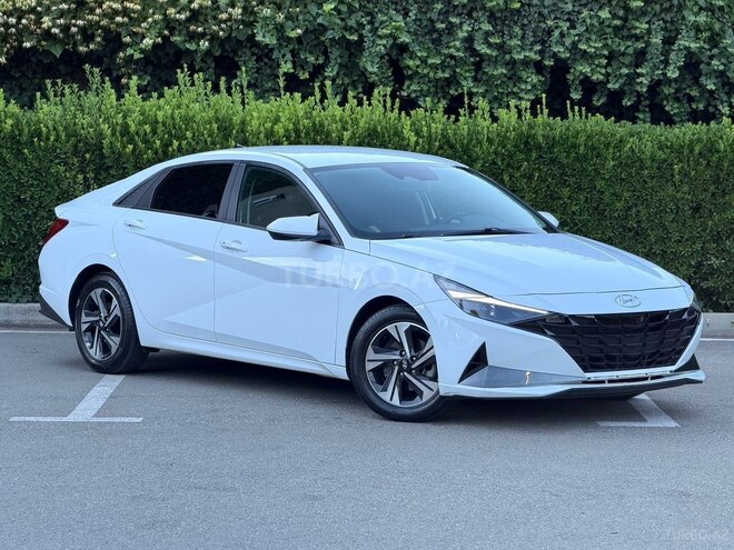 Hyundai Elantra-1