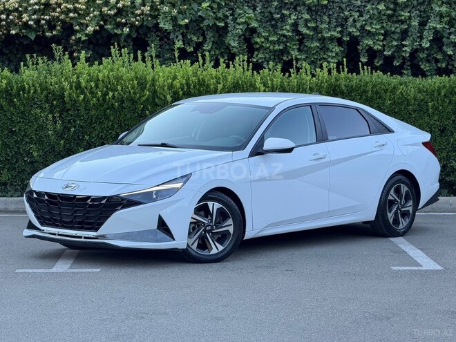 Hyundai Elantra-4
