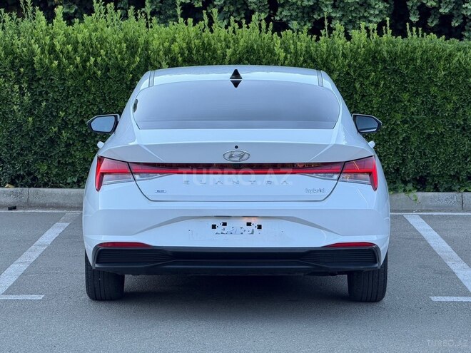 Hyundai Elantra-8