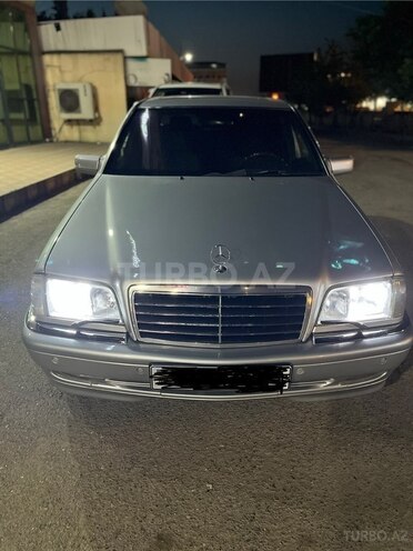 Mercedes C 240-10