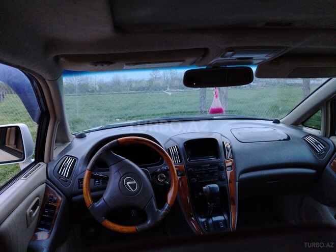 Lexus RX 300-9