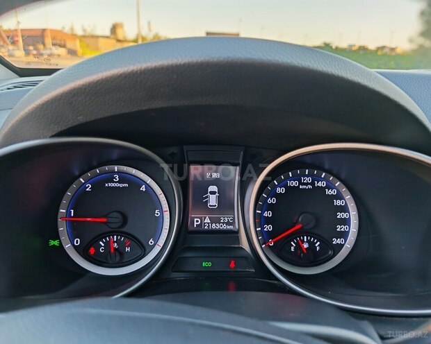 Hyundai Santa Fe-10