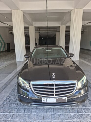 Mercedes E 220 d-1