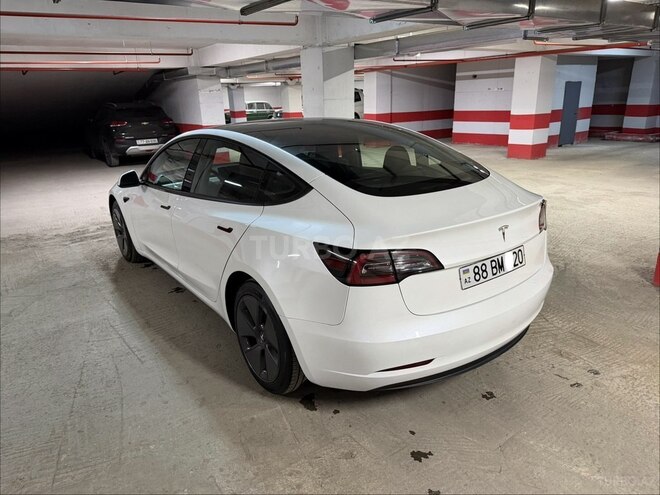 Tesla Model 3-8