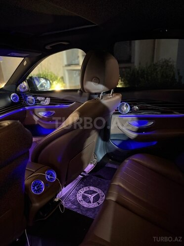 Mercedes E 300-8
