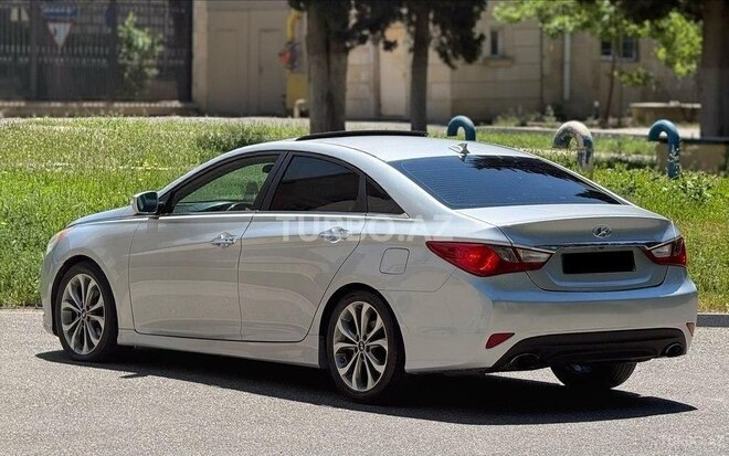 Hyundai Sonata-4