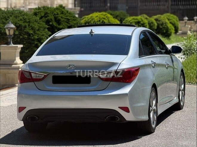 Hyundai Sonata-5