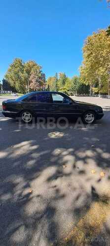 Mercedes E 280-4